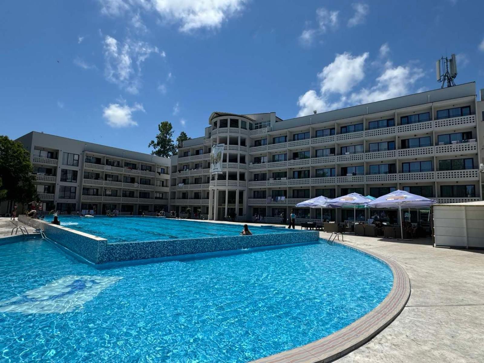 Hotel Green Park Китен Экстерьер фото