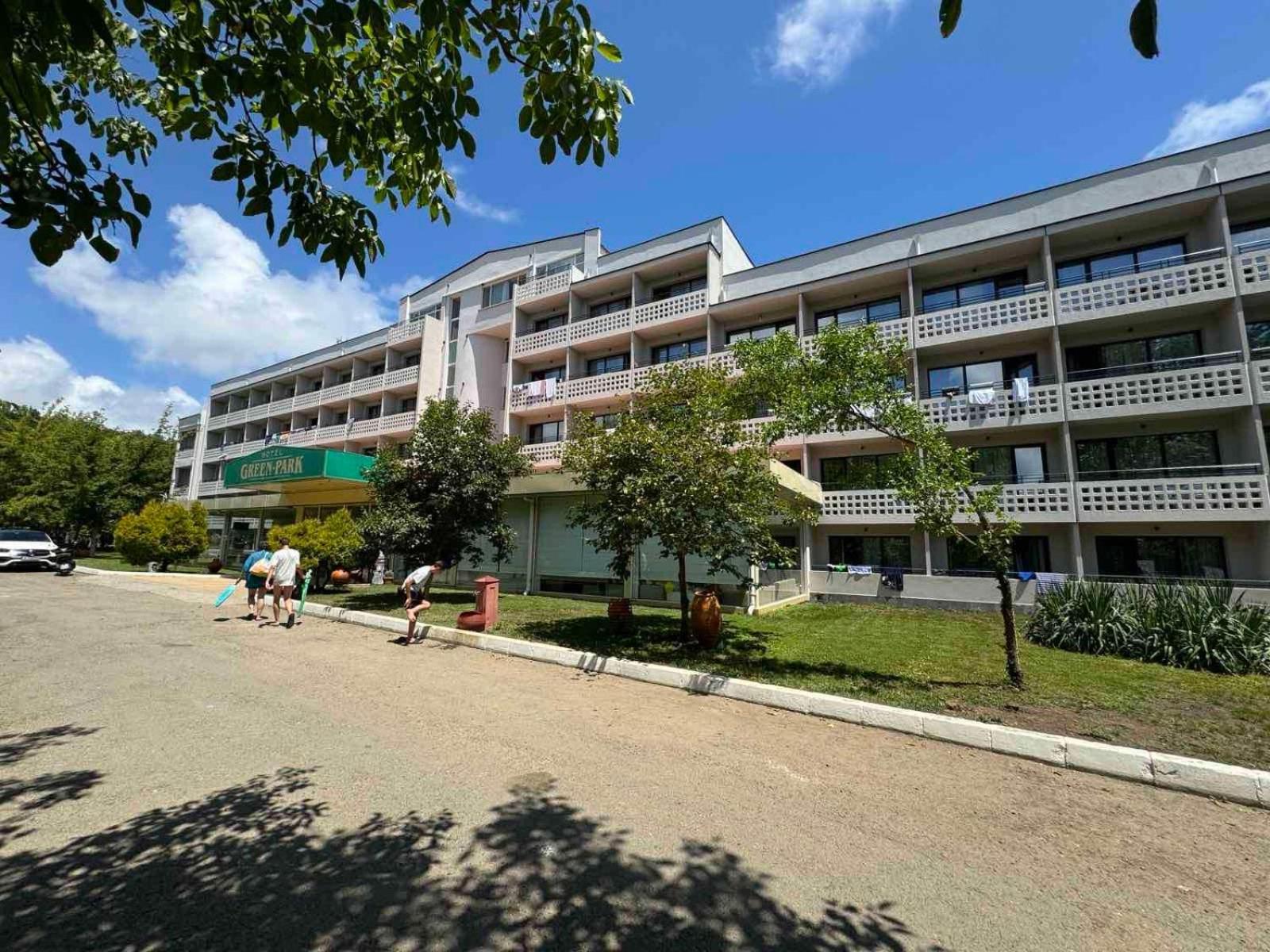 Hotel Green Park Китен Экстерьер фото